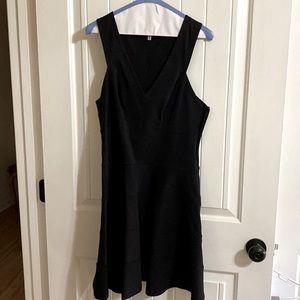 Robert Rodriguez black sheath dress V neck zipper on side never worn size 8